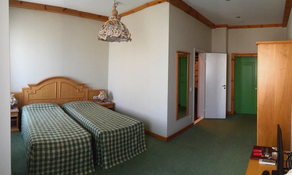 Landhaus Hotel Бровари Екстериор снимка